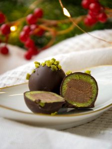 Mozartkugeln | Chocolate Pralines with Marzipan, Pistachio, Nougat