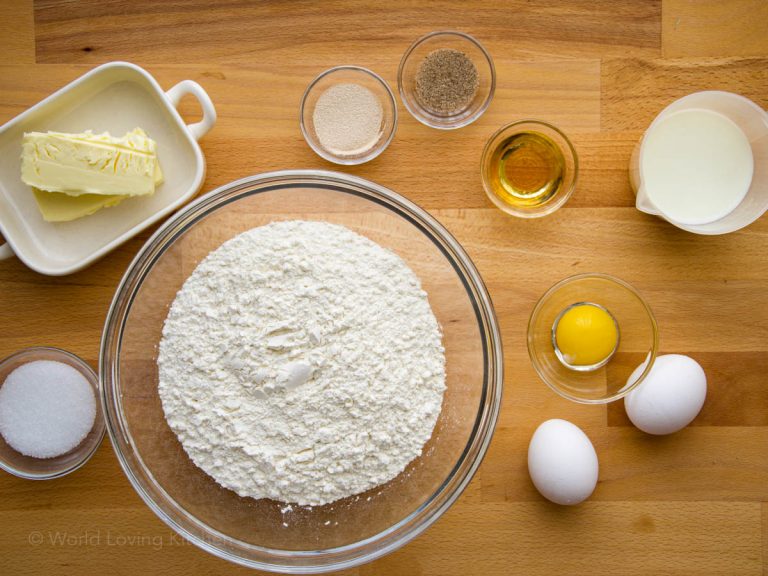 German Donuts filled with Strawberry Jam | ‘Berliner’ – World Loving