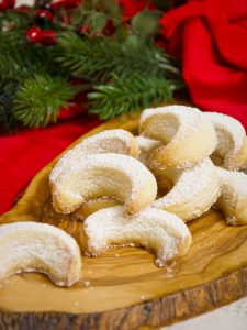 Austrian Vanilla Crescent Cookies | Klassische Vanillekipferl