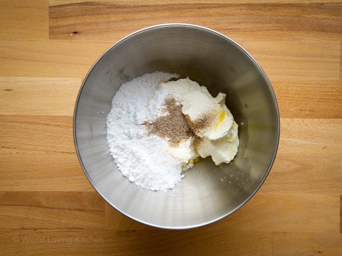 Saftiger Möhrenkuchen mit Frischkäse-Frosting – World Loving Kitchen