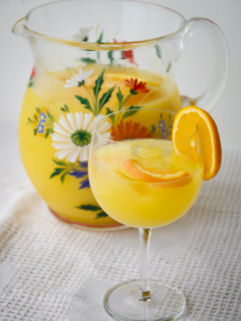 Agua de Valencia | Refreshing Spanish Orange Cocktail /// Agua de Valencia | Erfrischender Orangencocktail aus Spanien