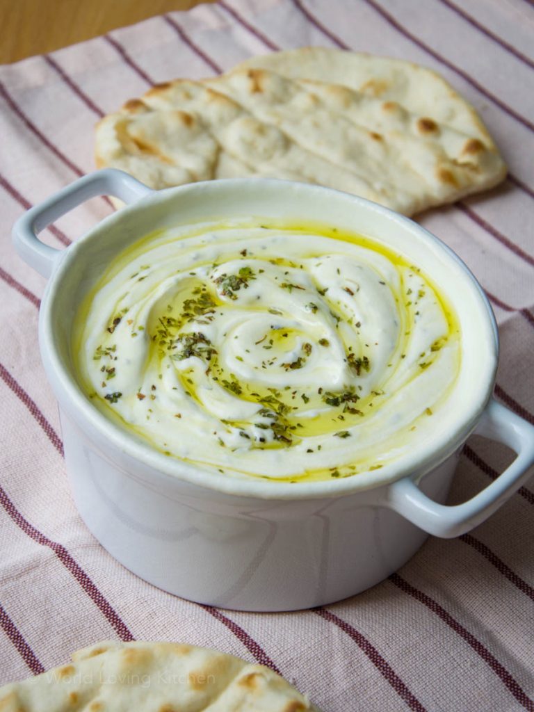 Griechischer Feta-Frischkäse-Dip | Cremig Aufgeschlagener Feta ...