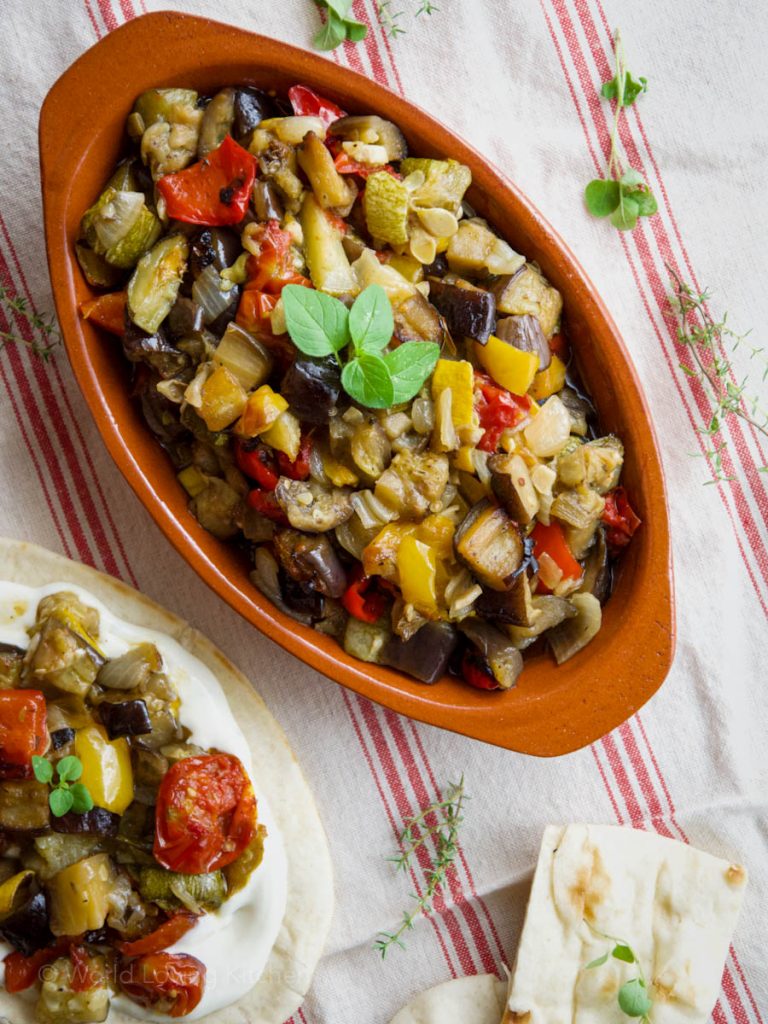 Traditional Greek Briam | Delicious Mediterranean Oven-Roasted Vegetables /// Traditionelles Griechisches Briam | Leckeres Mediterranes Ofengemüse