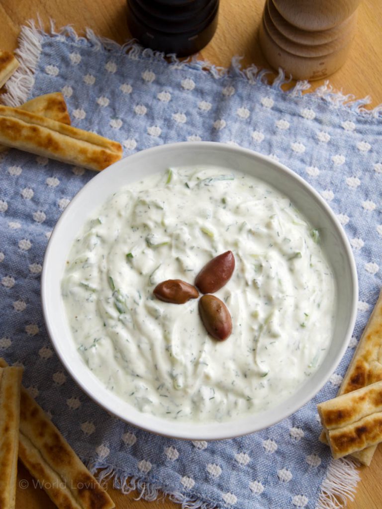 Easy Tzatziki Recipe | Classic Greek Yogurt and Cucumber Dip /// Einfaches Tzatziki-Rezept | Klassischer Griechischer Joghurt-Gurken-Dip