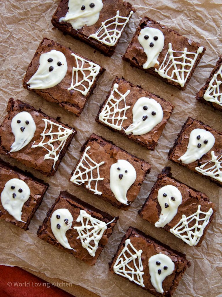Halloween Brownies | Cute & Spooky Ghost Brownies /// Halloween Brownies | Süße & Schaurige Gespenster-Brownies
