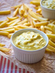 Joppie Sauce | Dutch Curry Mayo for Fries & Snacks // Joppie Sauce | Holländische Pommes Sauce mit Curry